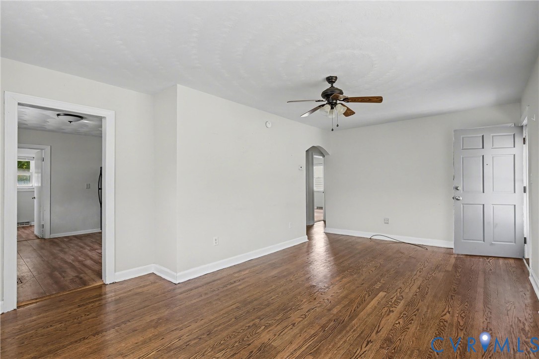 407 Henry Street Suffolk, VA 23434 - Photo 5 of 17