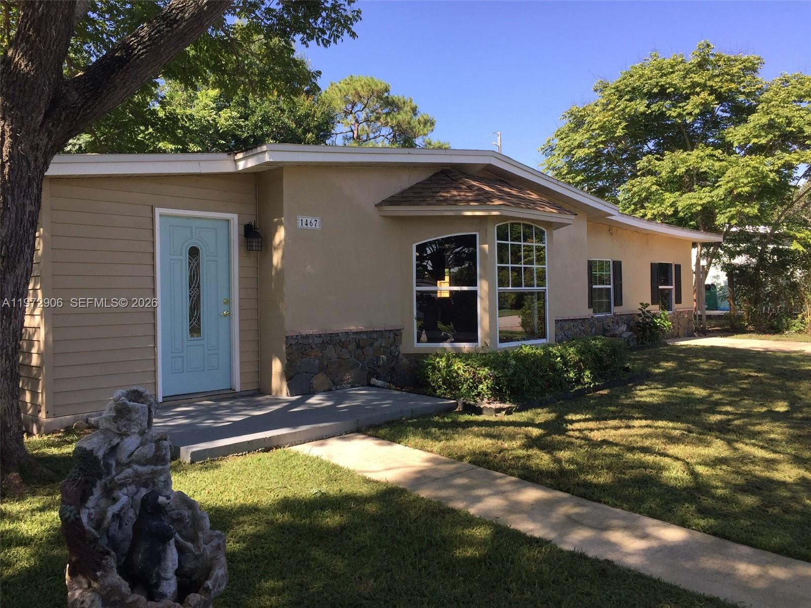 1467 Renton Street Deltona, FL 32725 - Photo 2 of 23