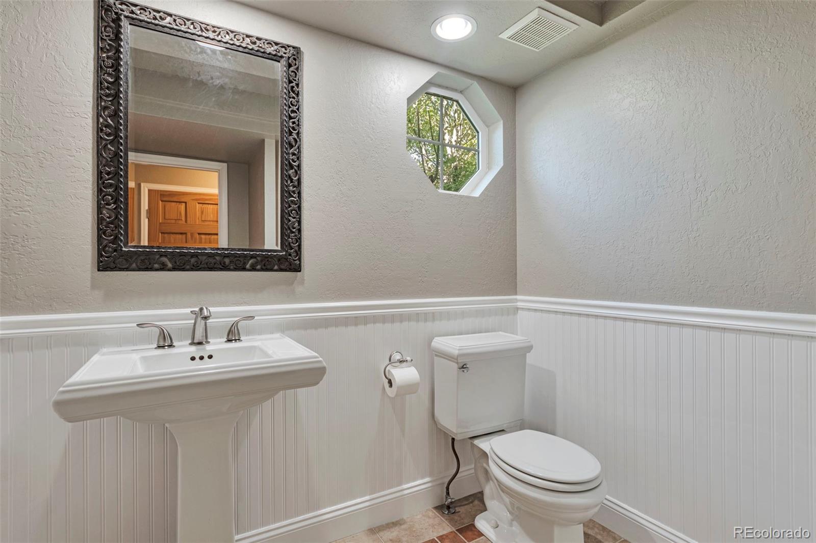 10713 Kipling Way Broomfield, CO 80021 - Photo 6 of 24