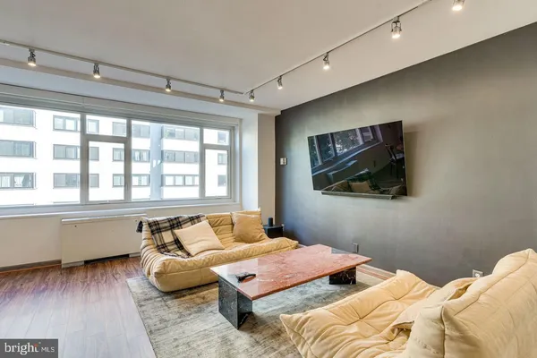 $2,998 | 1545 18th Street Northwest, Unit 403, Washington, DC 20036