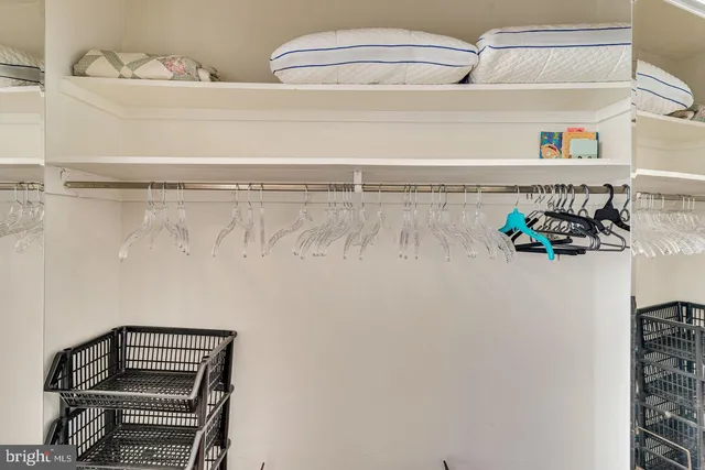 a view of utility room