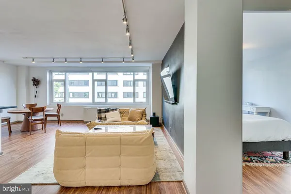 $2,998 | 1545 18th Street Northwest, Unit 403, Washington, DC 20036