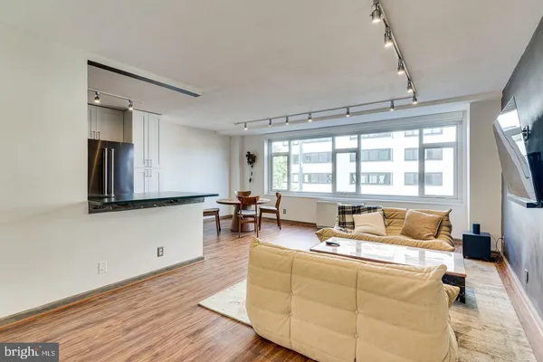 $2,998 | 1545 18th Street Northwest, Unit 403, Washington, DC 20036