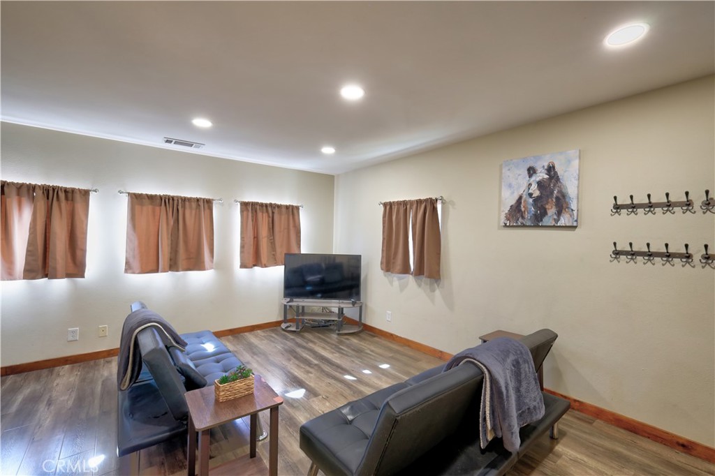 29251 Lake Brook Avenue Cedar Glen, CA 92321 - Photo 12 of 32