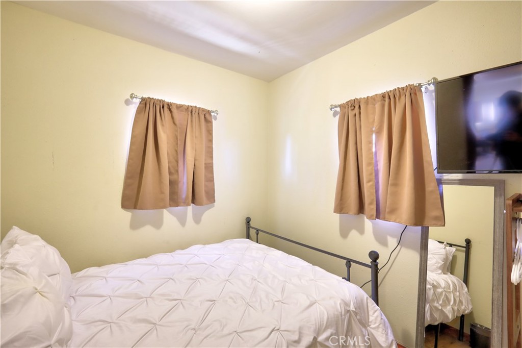 29251 Lake Brook Avenue Cedar Glen, CA 92321 - Photo 18 of 32