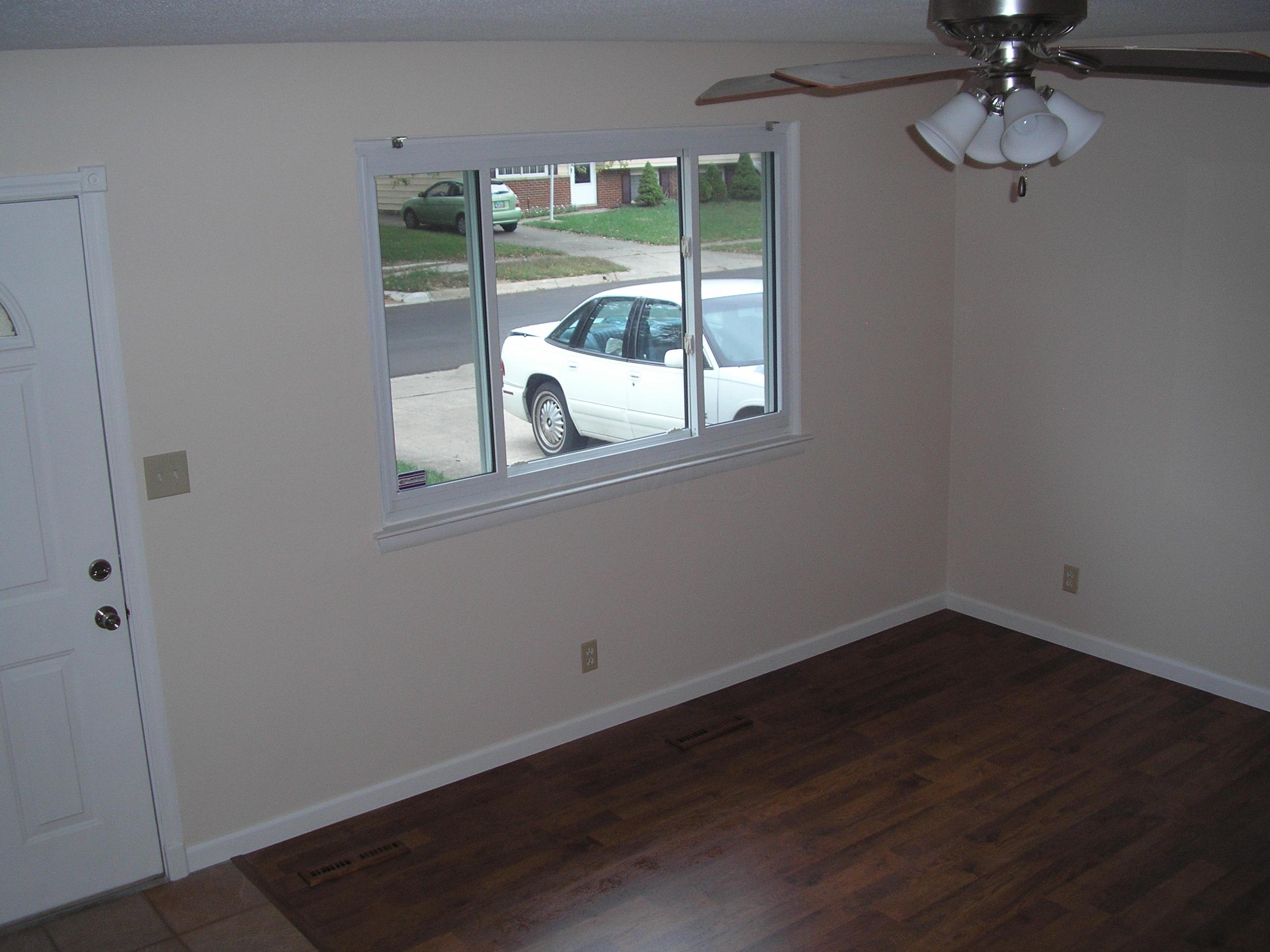 4586 Stonehedge Road Columbus, OH 43231 - Photo 2 of 27