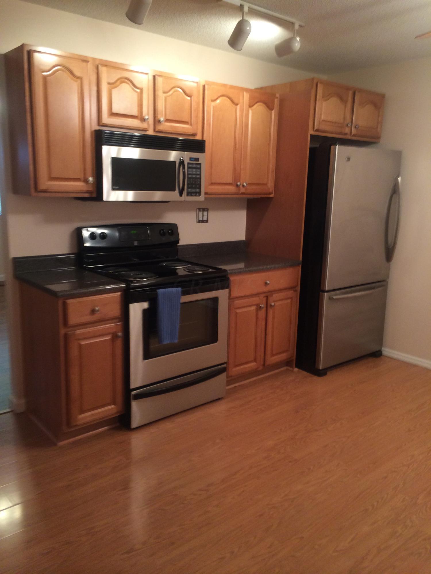 4586 Stonehedge Road Columbus, OH 43231 - Photo 5 of 27
