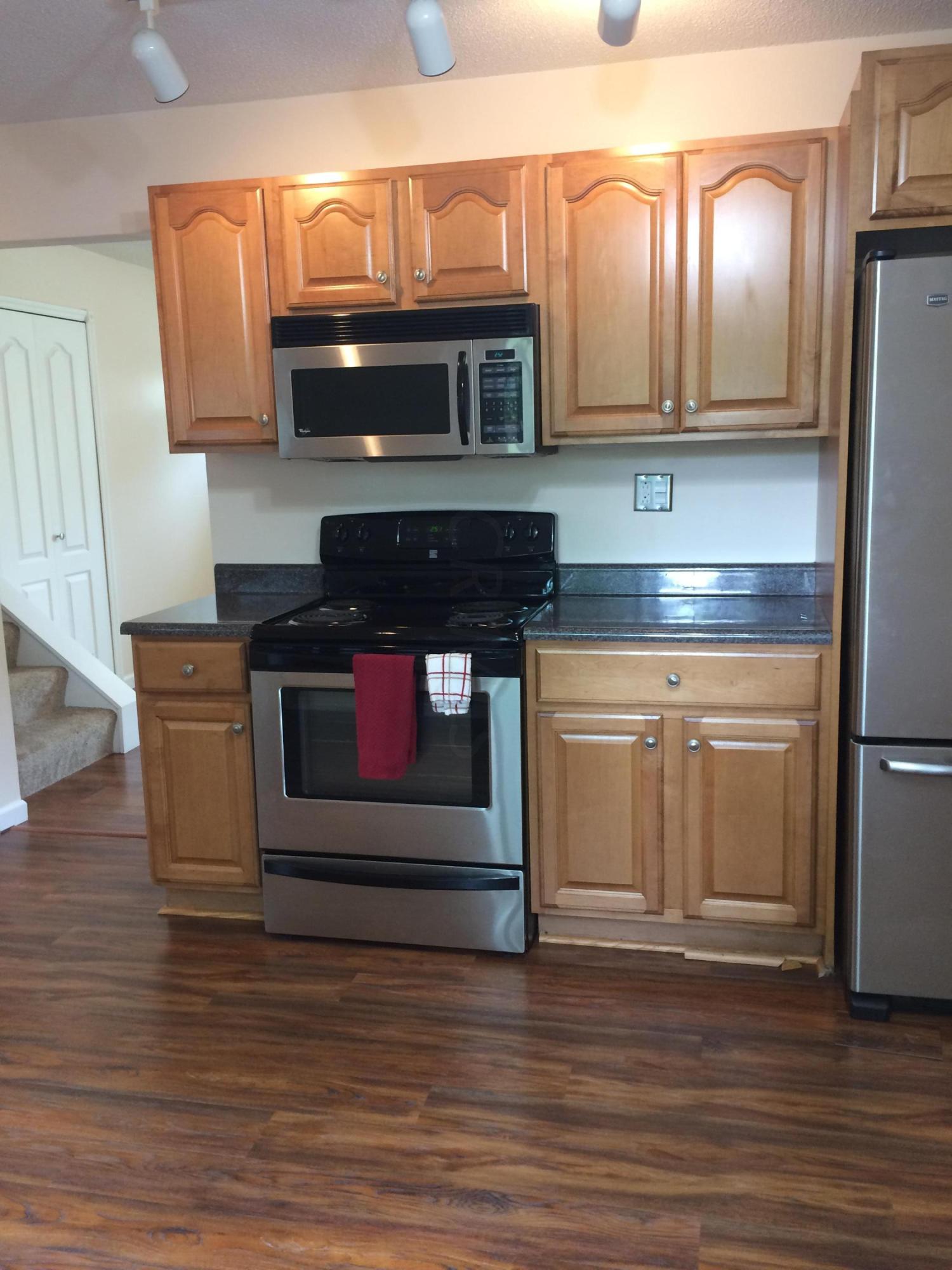 4586 Stonehedge Road Columbus, OH 43231 - Photo 6 of 27