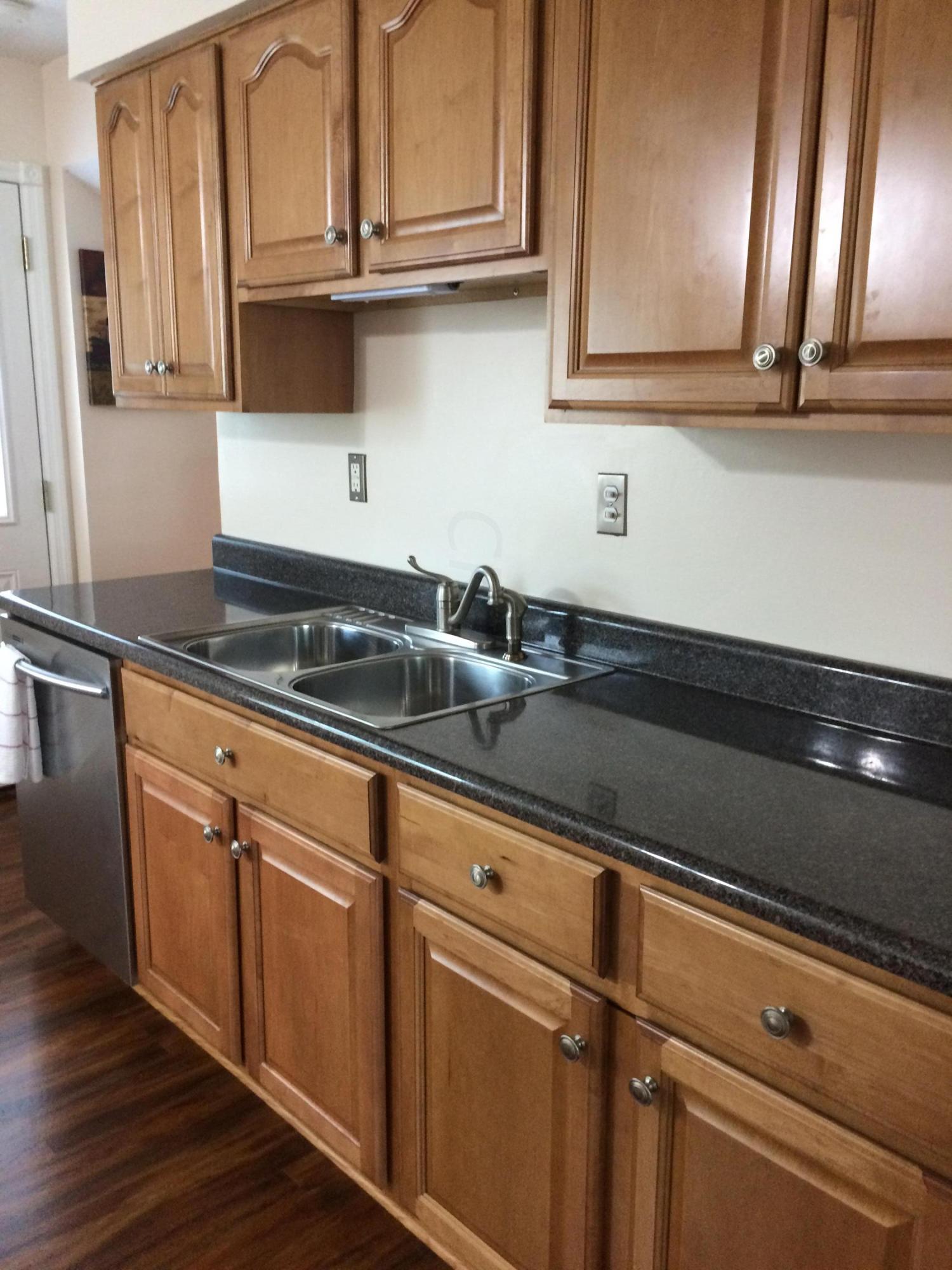 4586 Stonehedge Road Columbus, OH 43231 - Photo 8 of 27