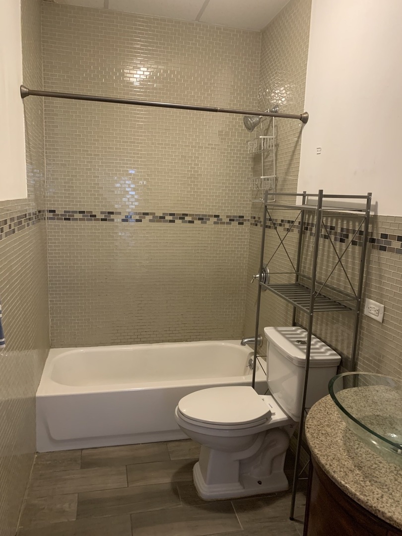543 North Noble Street, Unit 3R Chicago, IL 60642 - Photo 7 of 9
