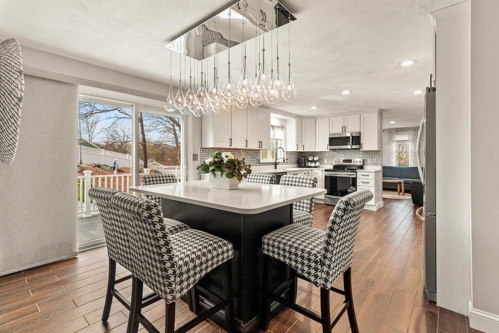 3 Patrick Circle Stoneham, MA 02180 - Photo 9 of 33 Gallery Image 9