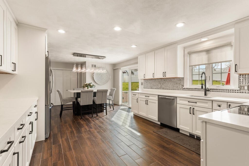 3 Patrick Circle Stoneham, MA 02180 - Photo 10 of 33 Gallery Image 10