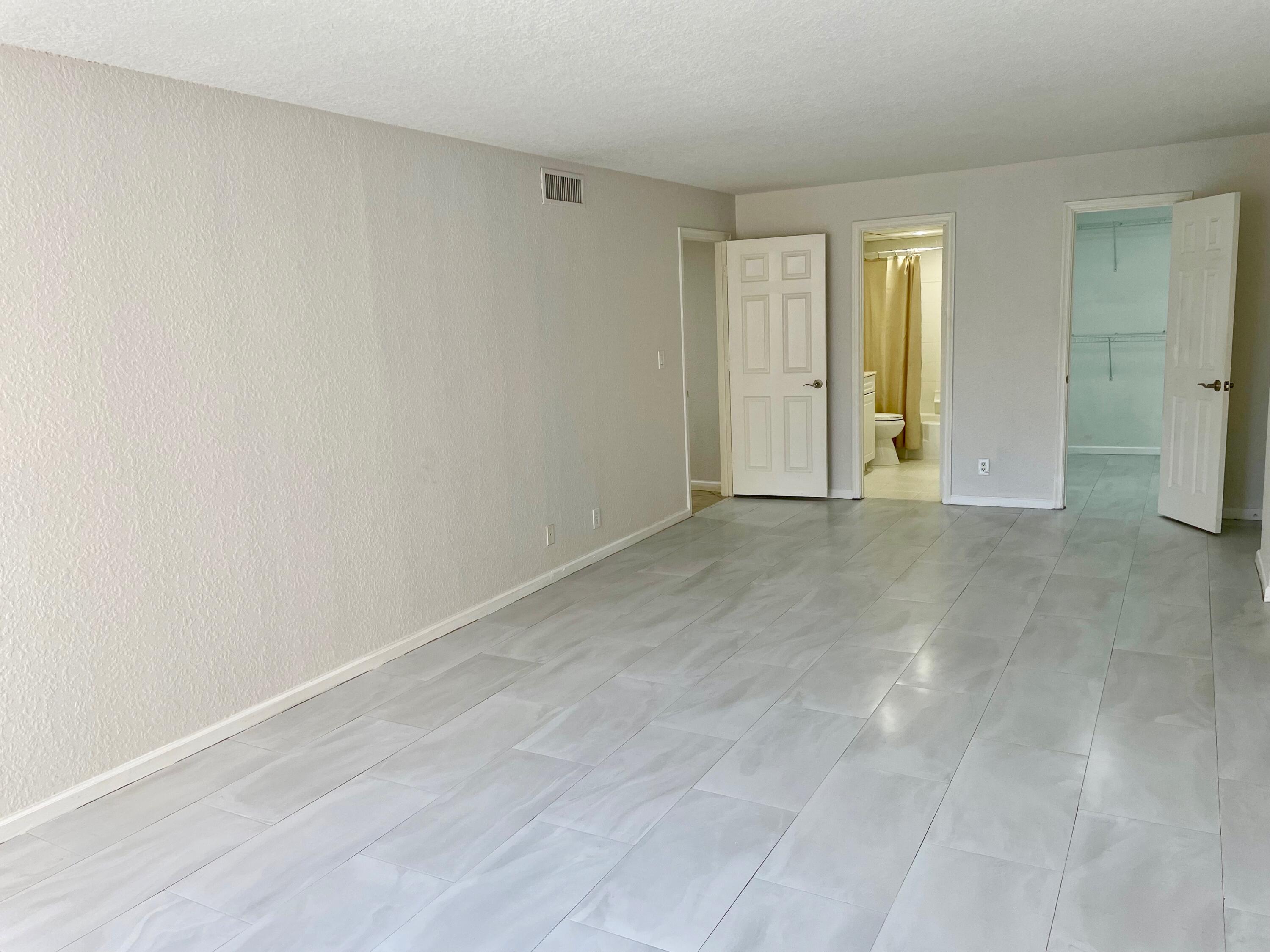 1000 Spanish River Road, Unit 2N Boca Raton, FL 33432 - Photo 26 of 58 IMG_2159