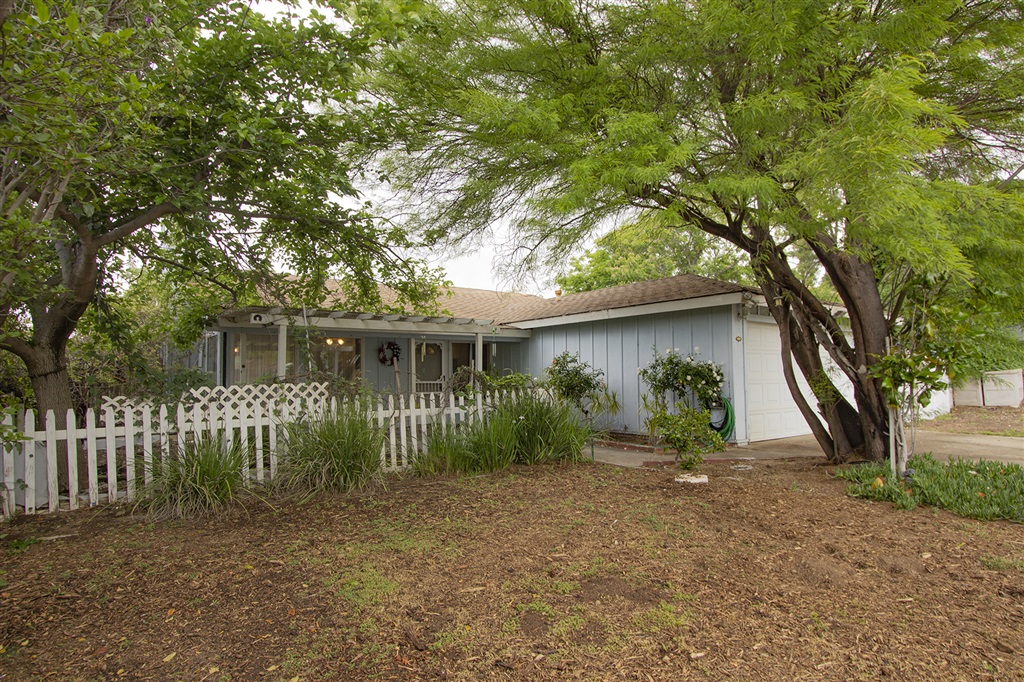 16740 Republican Way Ramona, CA 92065 - Photo 3 of 24