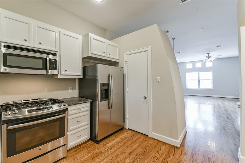 11315 South Main Street, Unit 304 Houston, TX 77025 - Photo 11 of 30