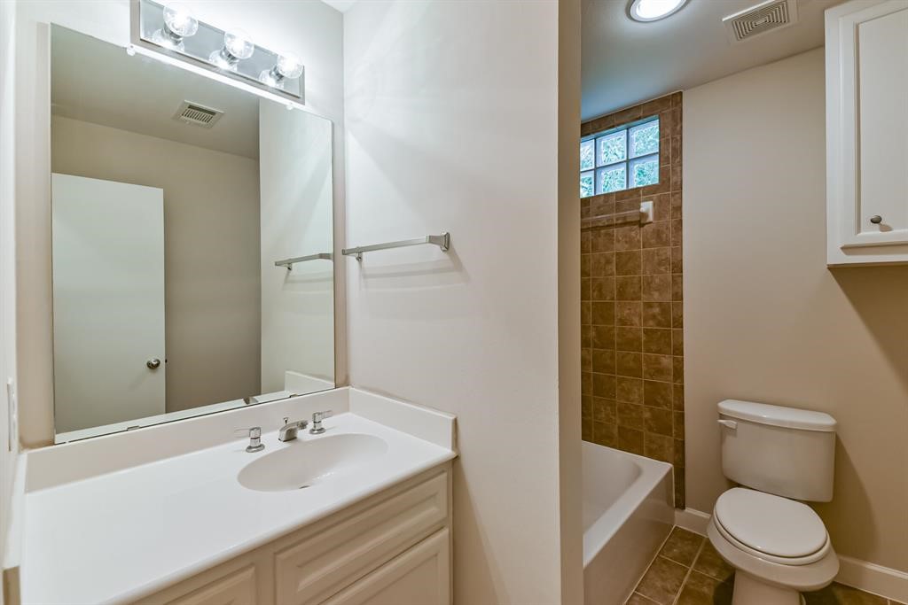 11315 South Main Street, Unit 304 Houston, TX 77025 - Photo 16 of 30