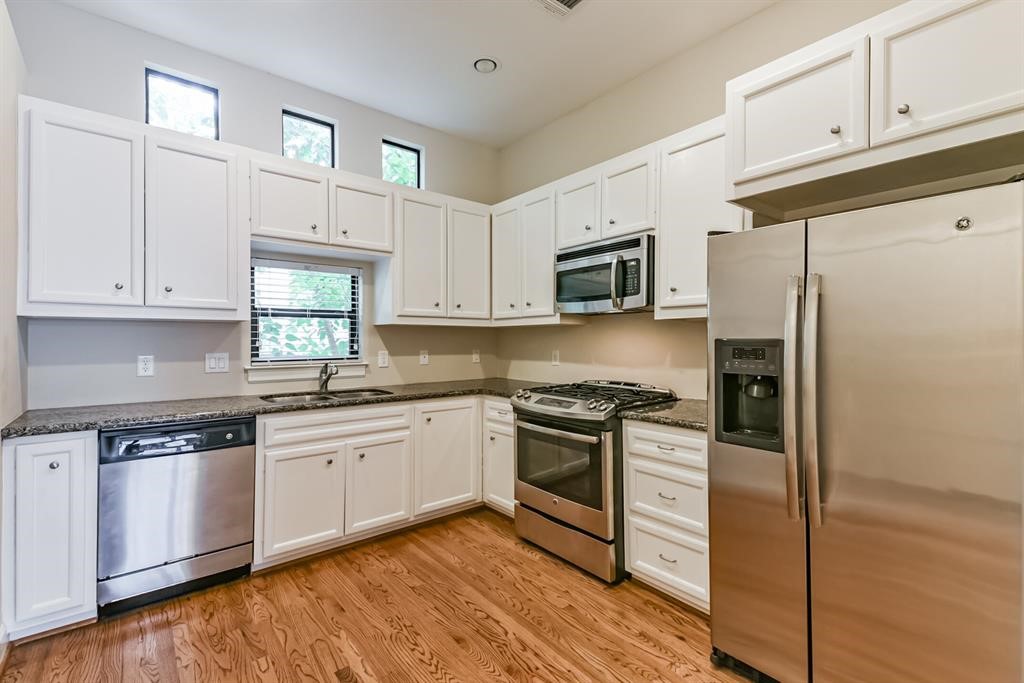 11315 South Main Street, Unit 304 Houston, TX 77025 - Photo 7 of 30