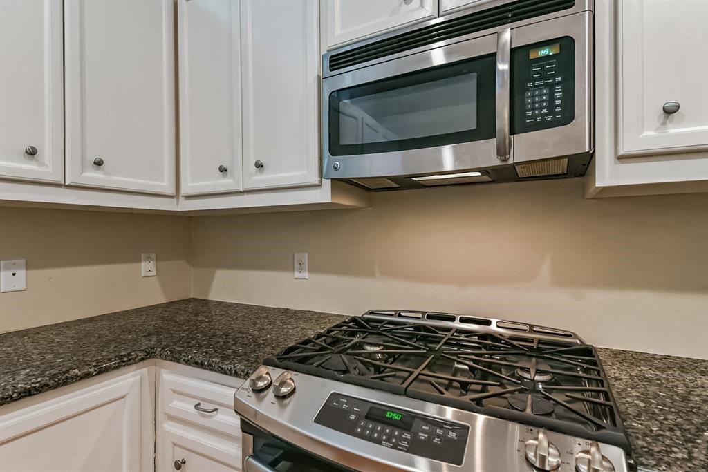 11315 South Main Street, Unit 304 Houston, TX 77025 - Photo 9 of 30