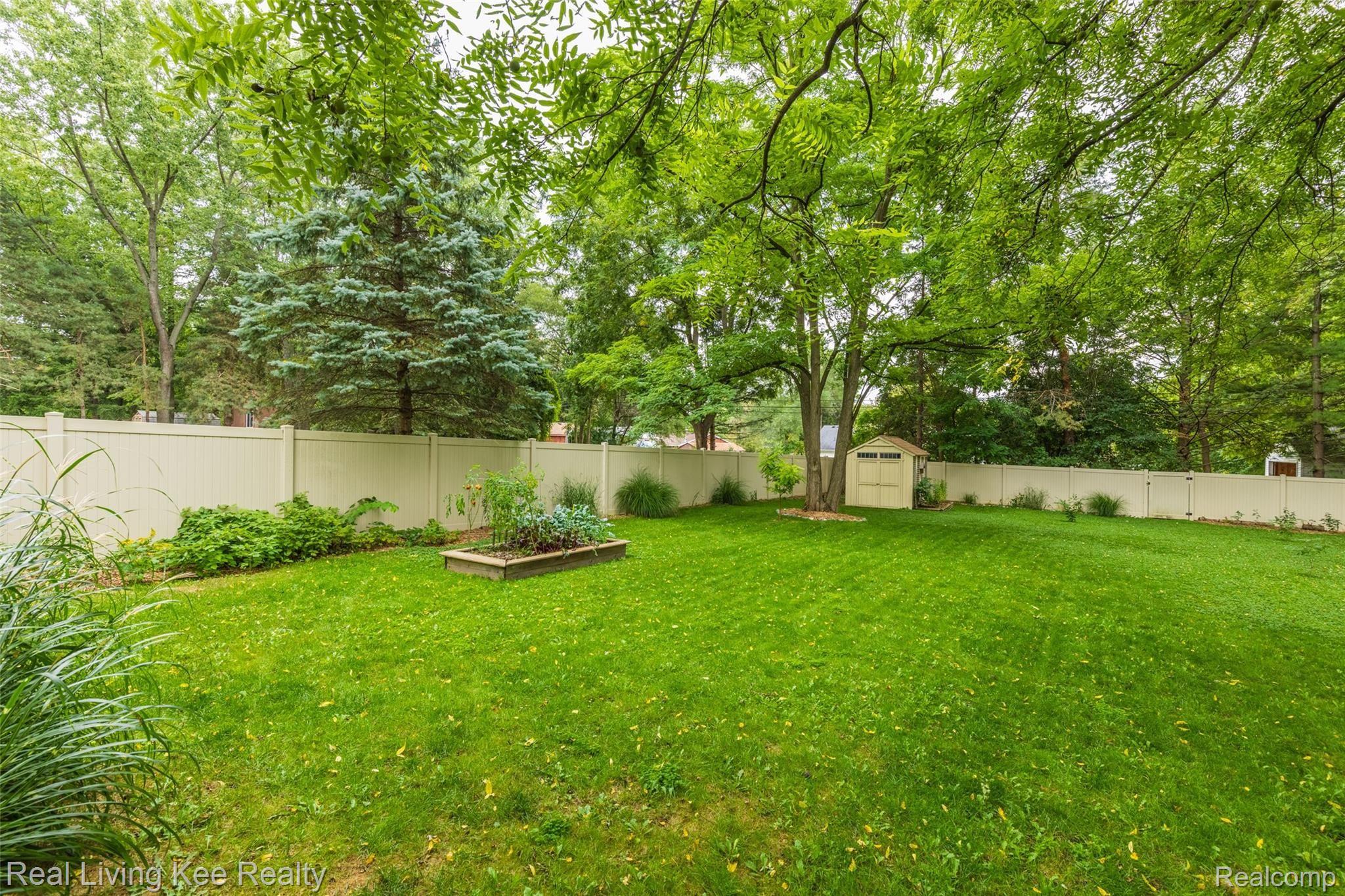 509 Driftwood Avenue Rochester, MI 48307 - Photo 41 of 48 509 Driftwood -38.jpg