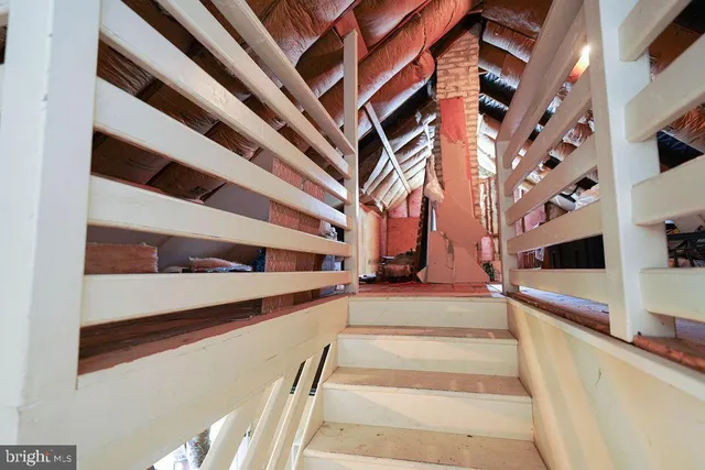 a view of an entryway