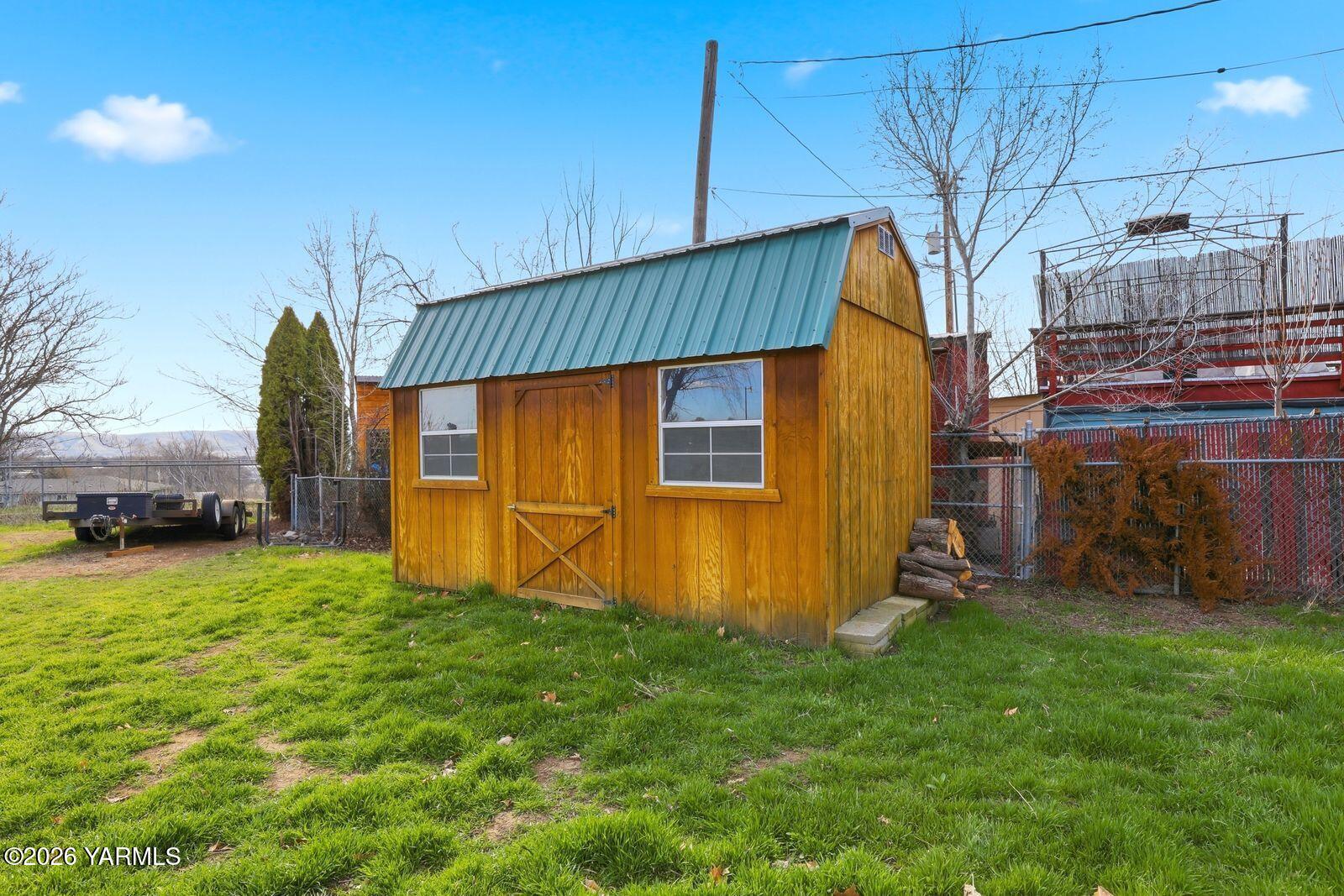 3012 Butterfield Road Yakima, WA 98901 - Photo 14 of 31 Backyard