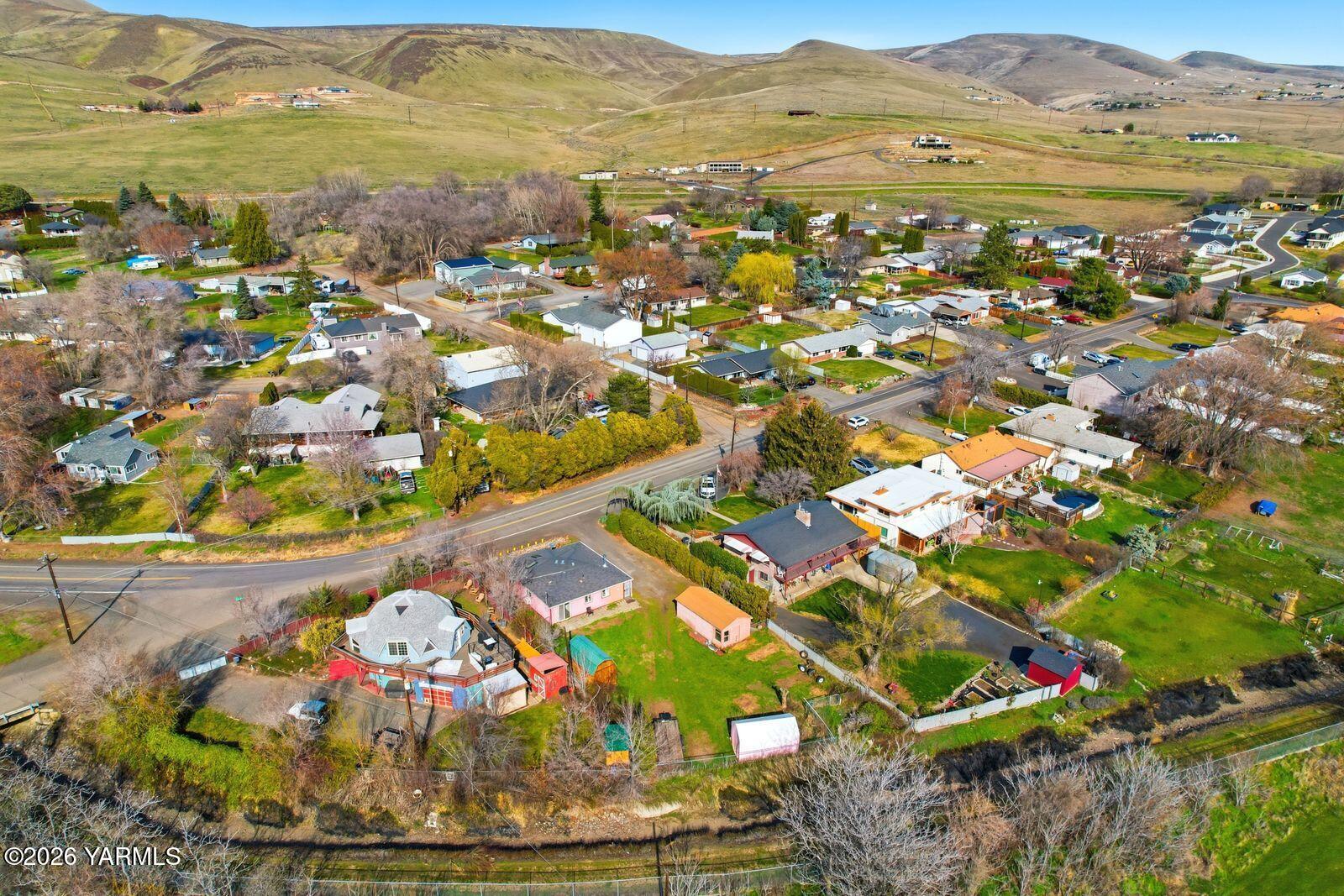 3012 Butterfield Road Yakima, WA 98901 - Photo 20 of 31 Aerial View 2