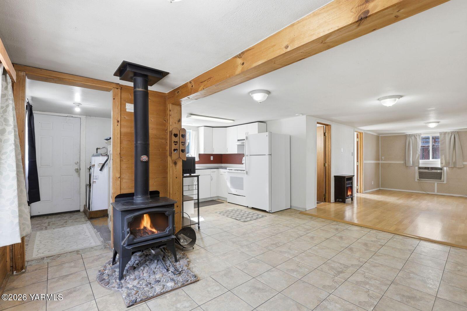 3012 Butterfield Road Yakima, WA 98901 - Photo 2 of 31 Living Room