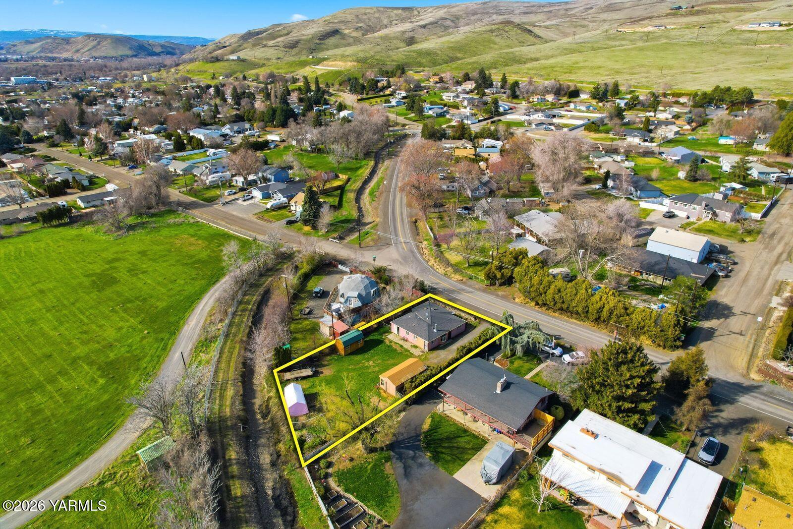 3012 Butterfield Road Yakima, WA 98901 - Photo 25 of 31 Aerial view 4