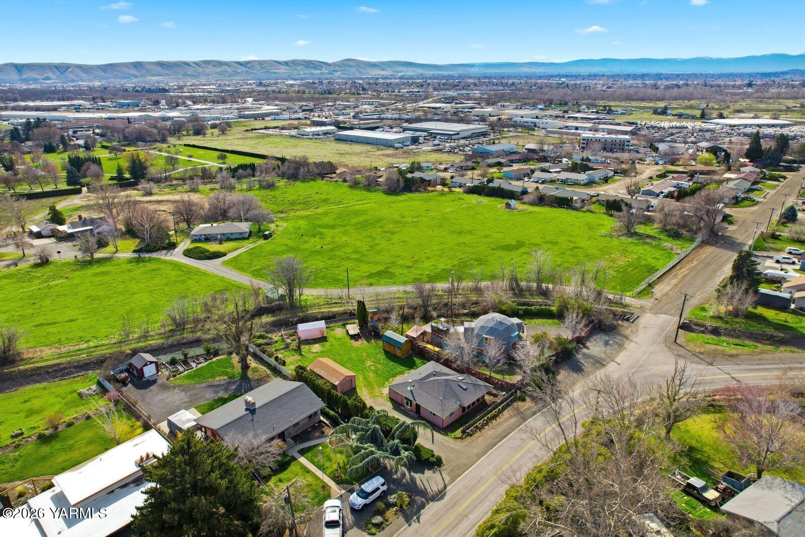 3012 Butterfield Road Yakima, WA 98901 - Photo 26 of 31 Aerial view 5