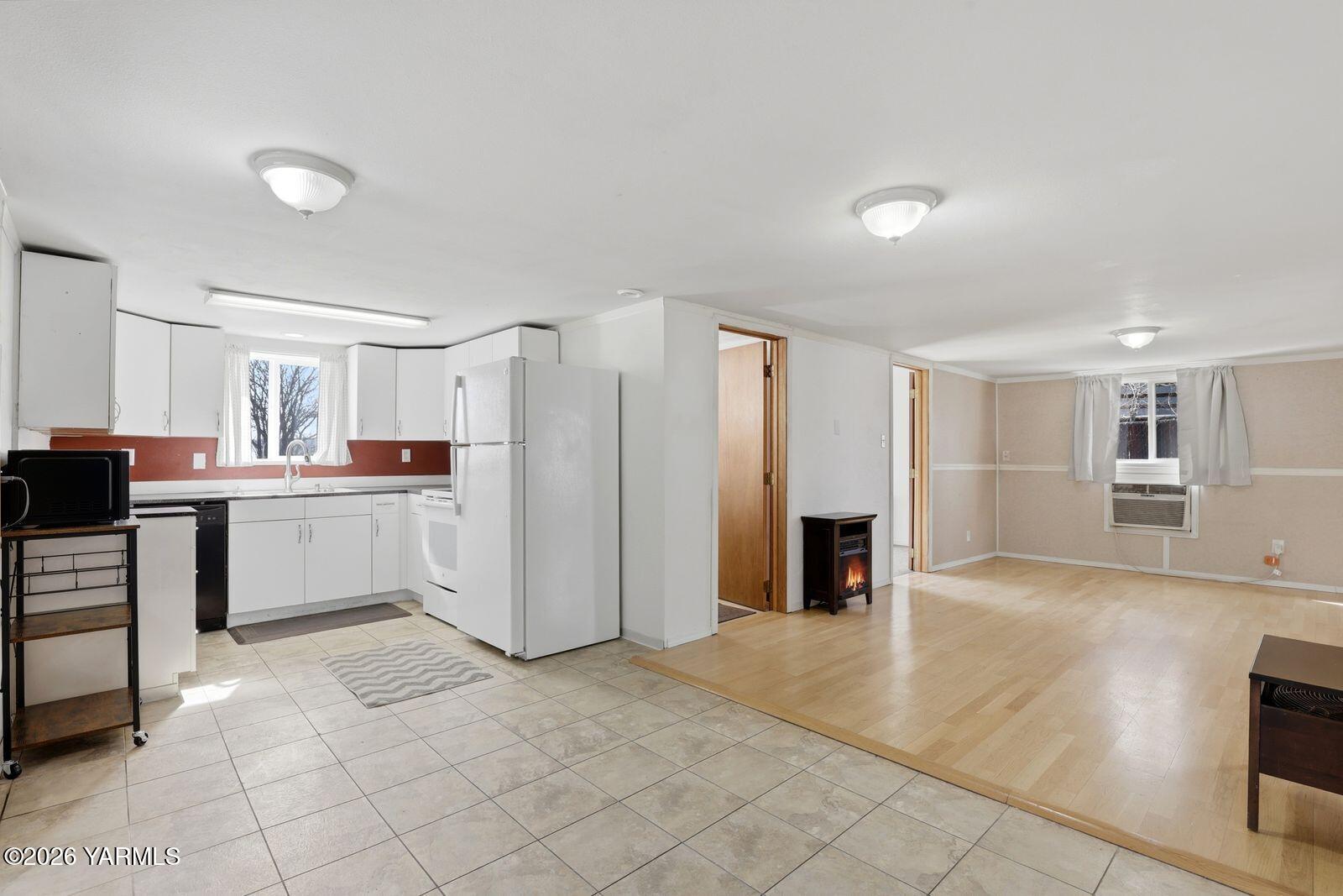3012 Butterfield Road Yakima, WA 98901 - Photo 3 of 31 Living Room
