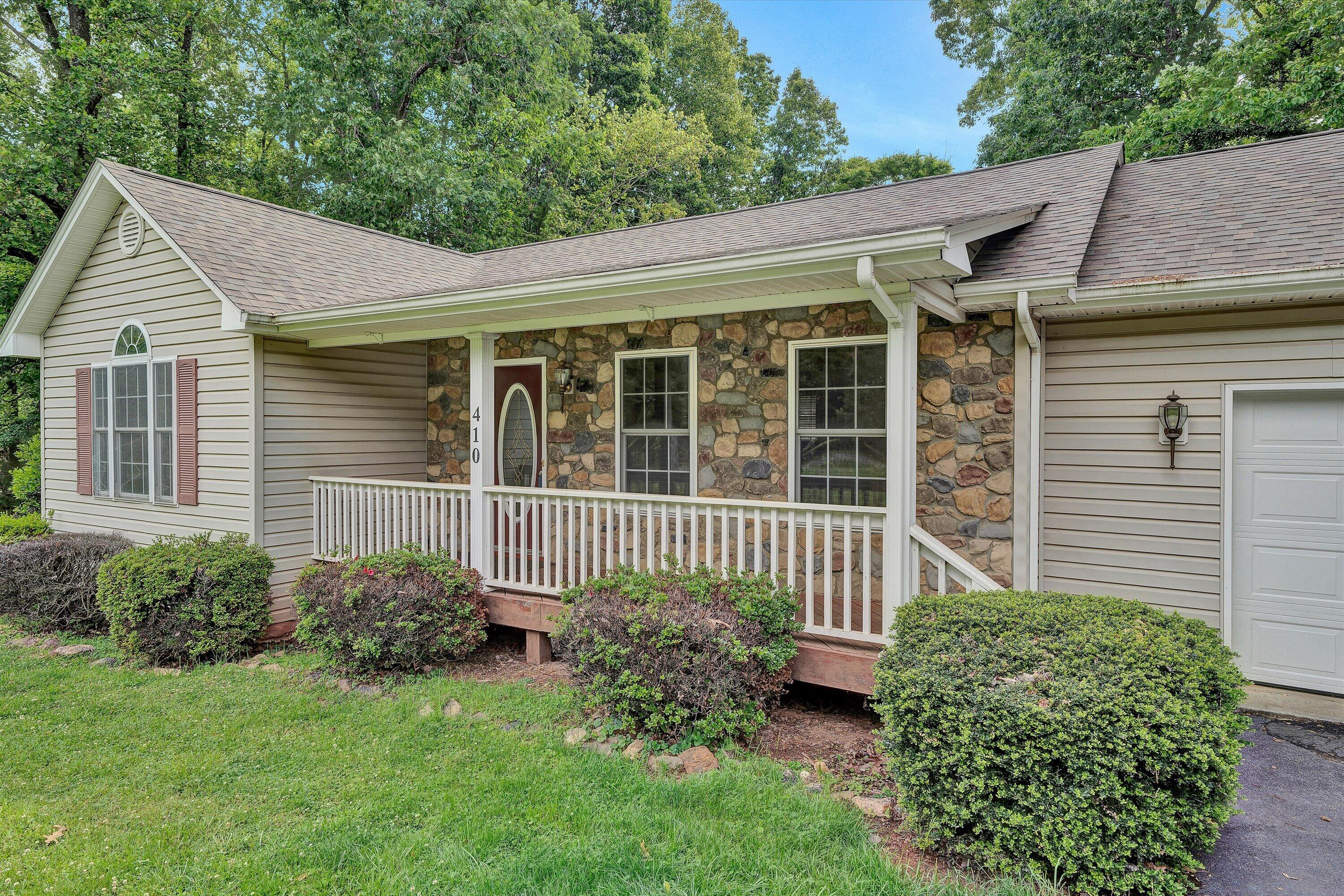 410 Middle Valley Road Hardy, VA 24101 - Photo 5 of 43 05-DSC00106