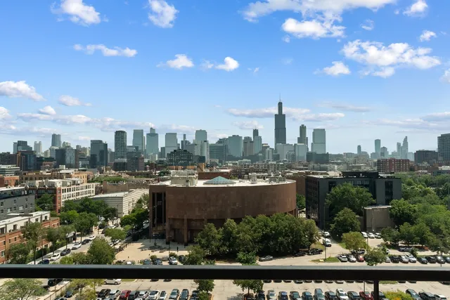 $950,000 | 6 South Laflin Street, Unit 910, Chicago, IL 60607