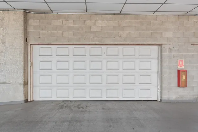 $950,000 | 6 South Laflin Street, Unit 910, Chicago, IL 60607