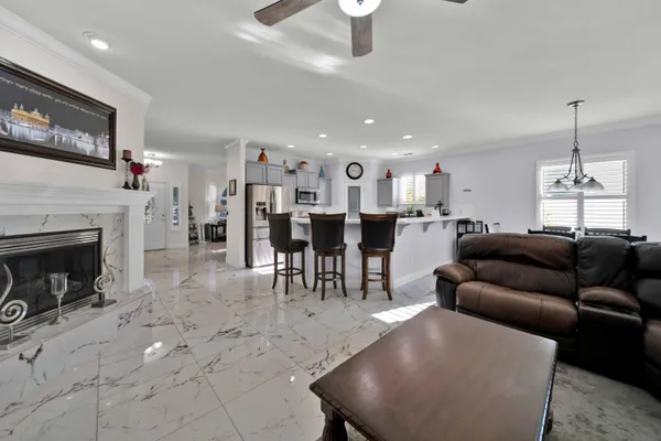 $585,000 | 1397 Empress Lane, Redding, CA 96002