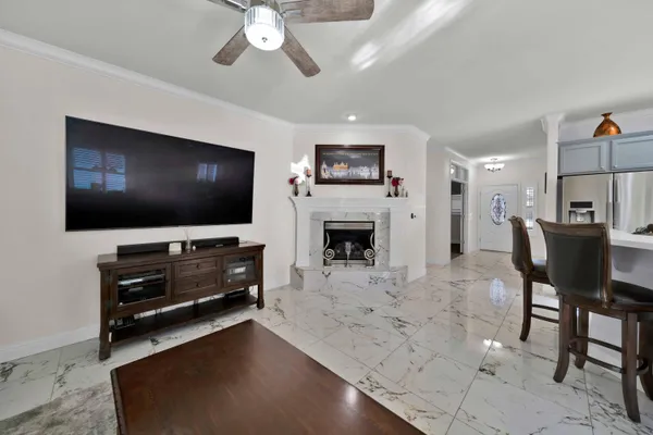 $585,000 | 1397 Empress Lane, Redding, CA 96002