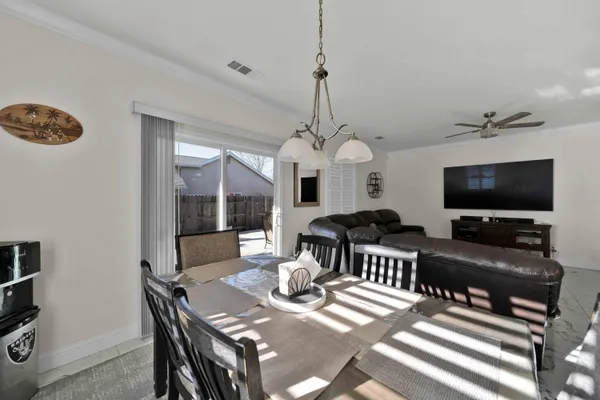 $585,000 | 1397 Empress Lane, Redding, CA 96002