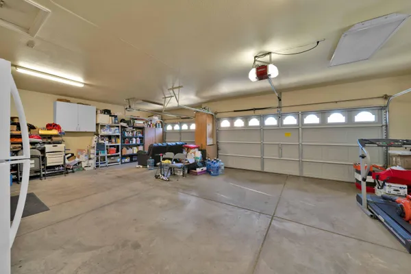 $585,000 | 1397 Empress Lane, Redding, CA 96002