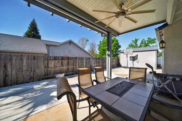$585,000 | 1397 Empress Lane, Redding, CA 96002