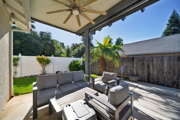 $585,000 | 1397 Empress Lane, Redding, CA 96002
