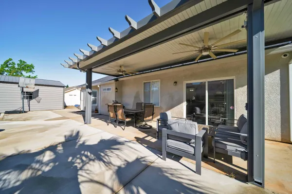 $585,000 | 1397 Empress Lane, Redding, CA 96002