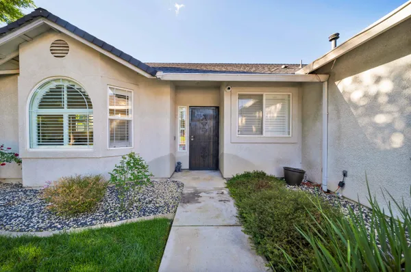 $585,000 | 1397 Empress Lane, Redding, CA 96002