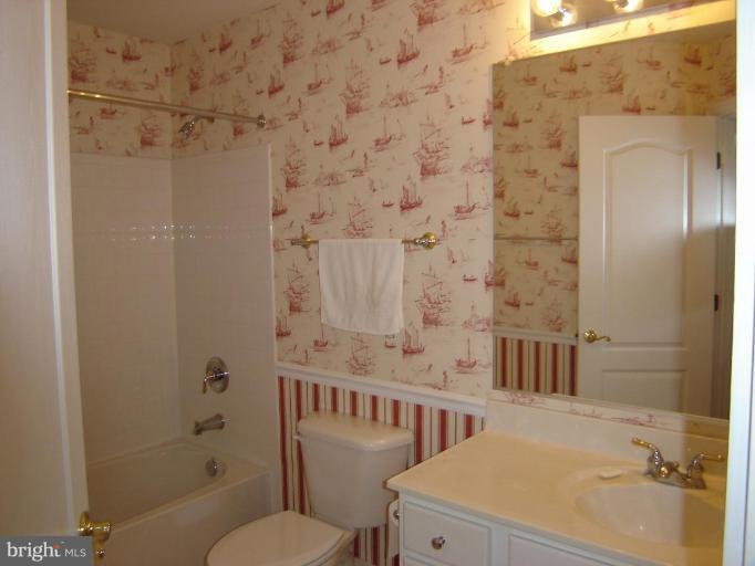 10226 Rutland Round Road, Unit 27 Columbia, MD 21044 - Photo 14 of 30 Bath #2