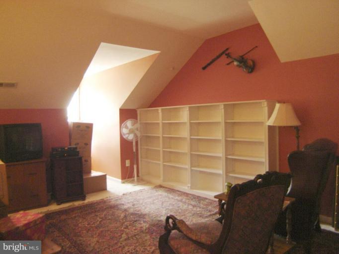 10226 Rutland Round Road, Unit 27 Columbia, MD 21044 - Photo 25 of 30 Loft