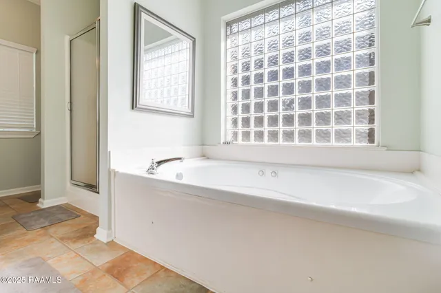 $2,700 | 141 Kingspointe Circle, Lafayette, LA 70508