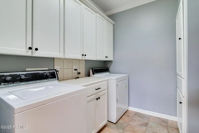 $2,700 | 141 Kingspointe Circle, Lafayette, LA 70508