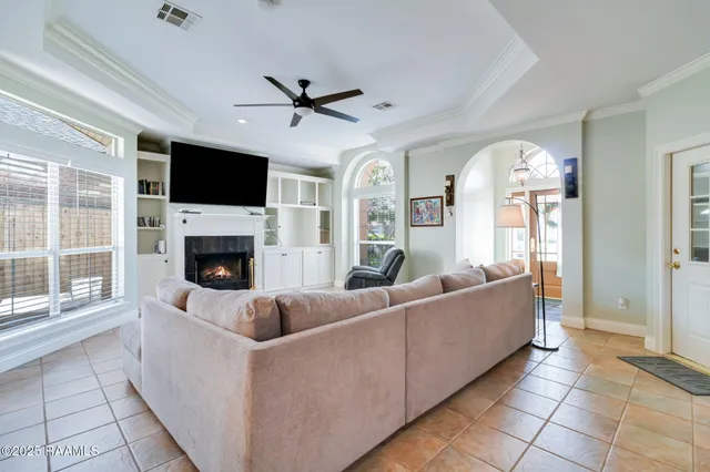 $2,700 | 141 Kingspointe Circle, Lafayette, LA 70508