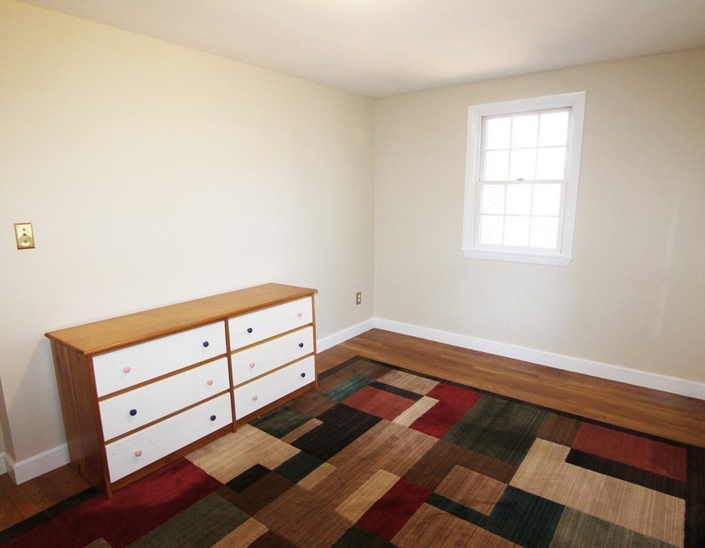 16 Meadowbrook Road Bedford, MA 01730 - Photo 12 of 22 Gallery Image 12