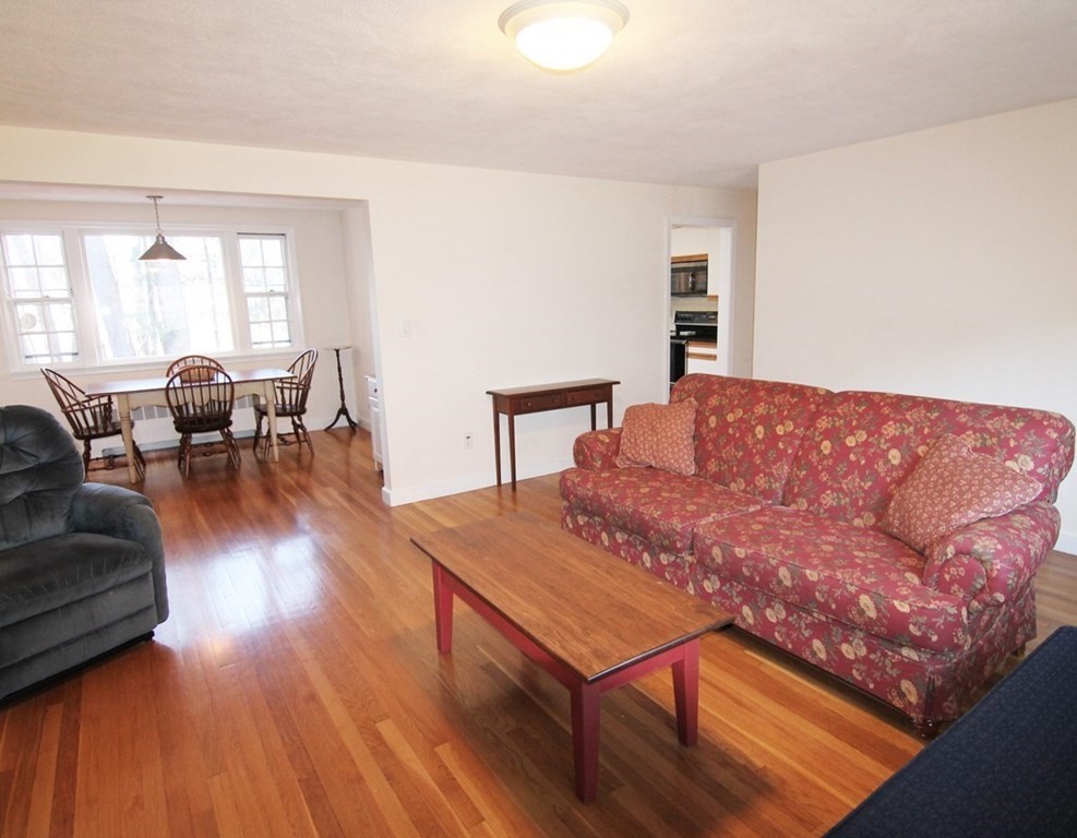 16 Meadowbrook Road Bedford, MA 01730 - Photo 4 of 22 Gallery Image 4