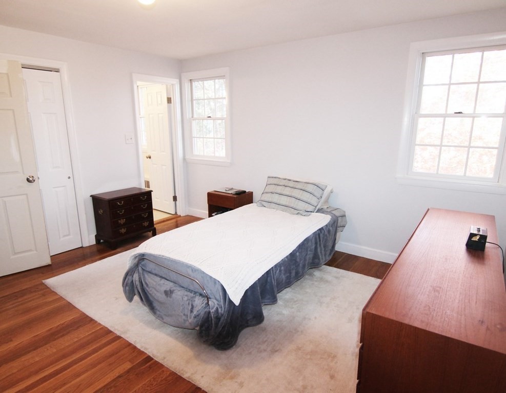 16 Meadowbrook Road Bedford, MA 01730 - Photo 10 of 22 Gallery Image 10