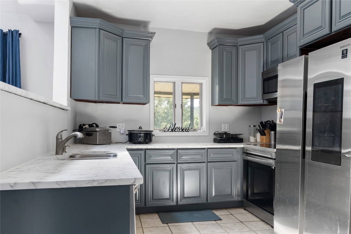 12 Stanford Road Binghamton, NY 13903 - Photo 3 of 20